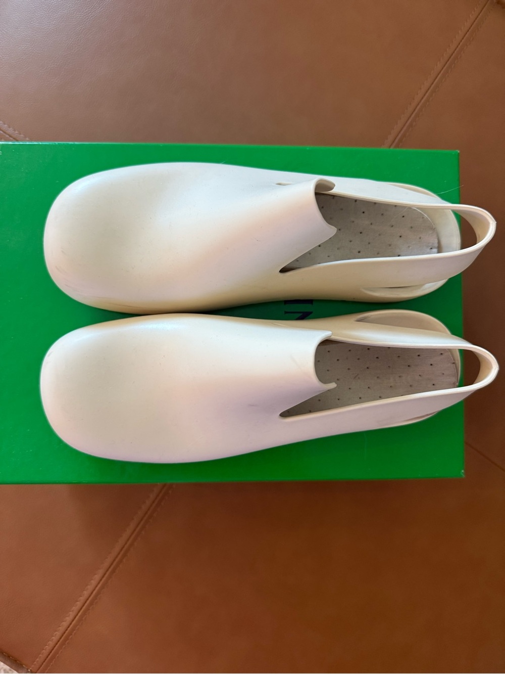 Bottega Veneta Cream Rubber Slingback Clogs- size 37